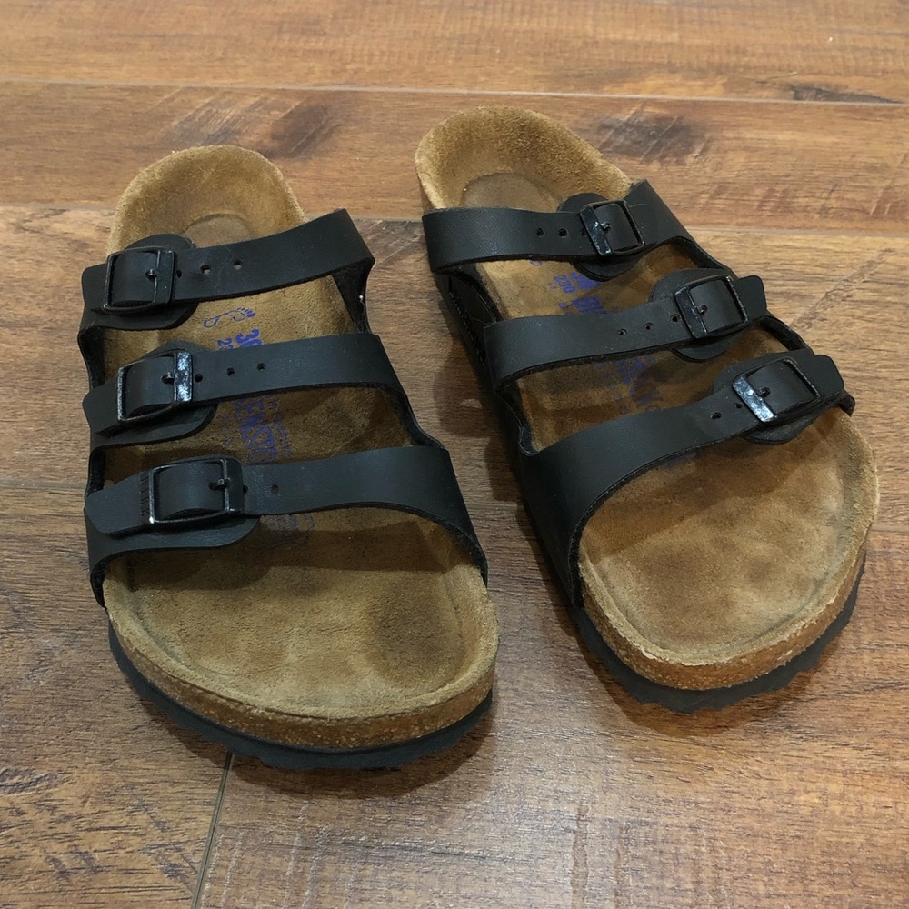 Black 3 strap Birkenstock’s